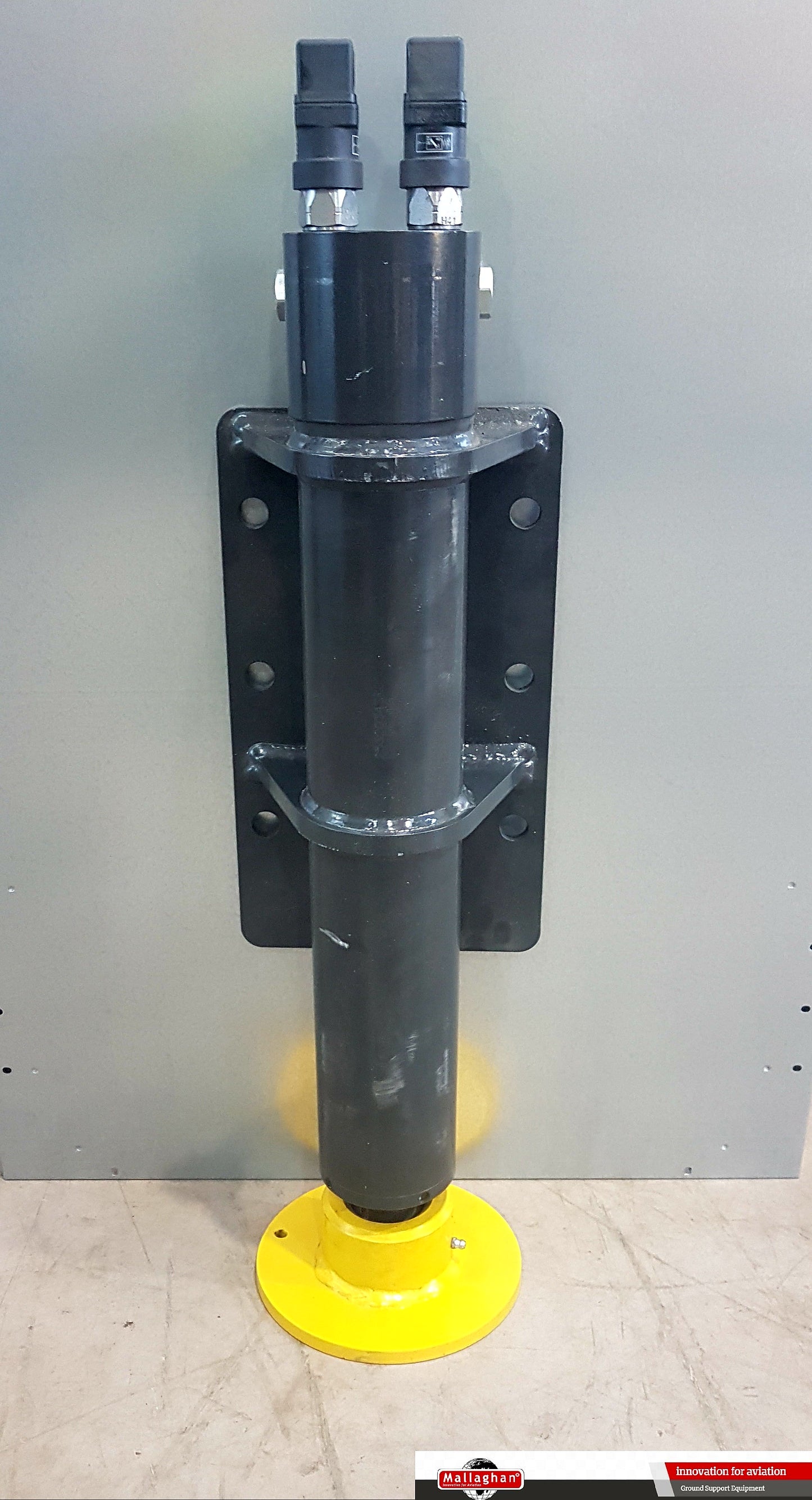 CYLINDER, TRUCK MOUNTED STABILIZER