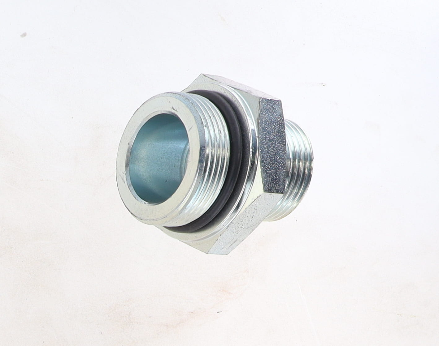 FITTING, 1 1/4 SAE MALE TO 1 INCH MALE WITH O RING