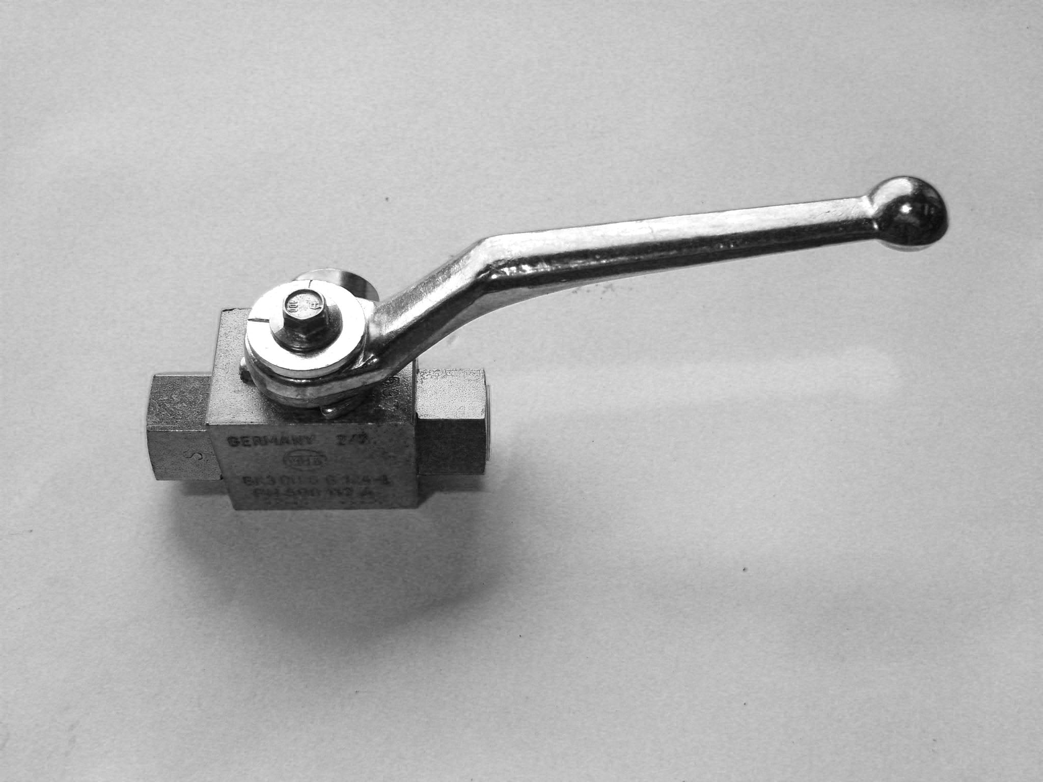 VALVE, BALL 1/4 INCH 3 WAY L BORE FEMALE HP