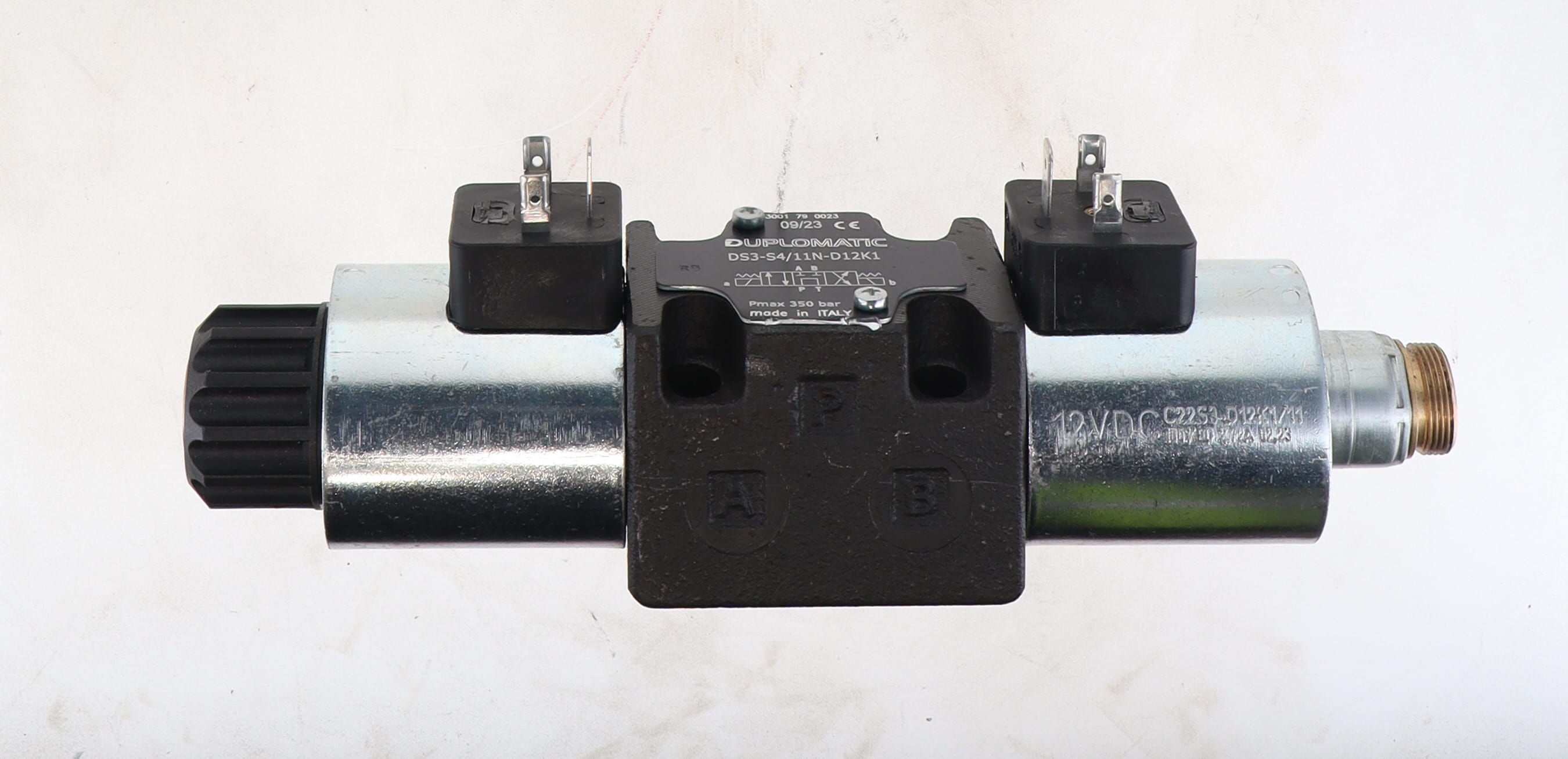 VALVE, DIRECTIONAL SOLENOID OPERATED